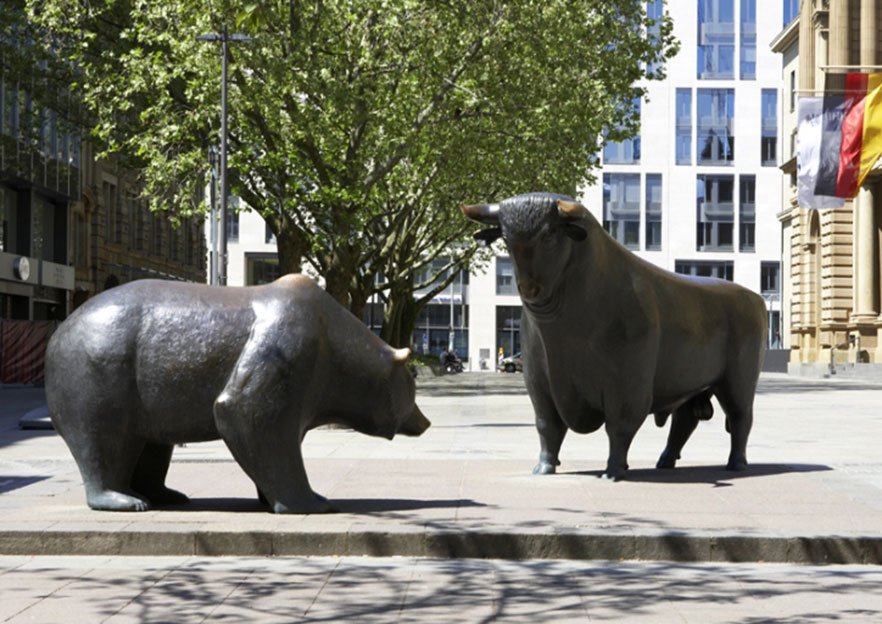  FeinKnick Keramik-Skulptur Bulle und Bär als Symbol für  Wirtschaft & Börse - Moderne Dekofigur in Silber aus Keramik - Deko Figuren  Paar als Schreibtisch Deko - Figur für Wohnzimmer & Büro