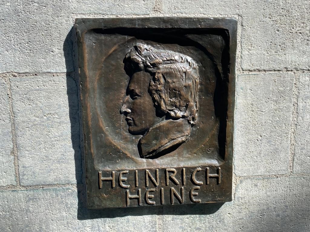 Bild: Denkmal für Heinrich Heine