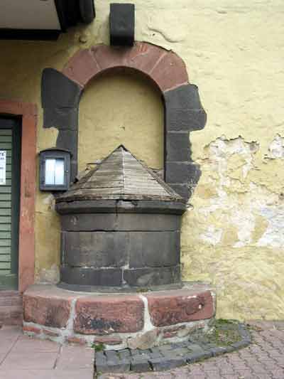 Bild: Brunnen an der Friedberger Warte
