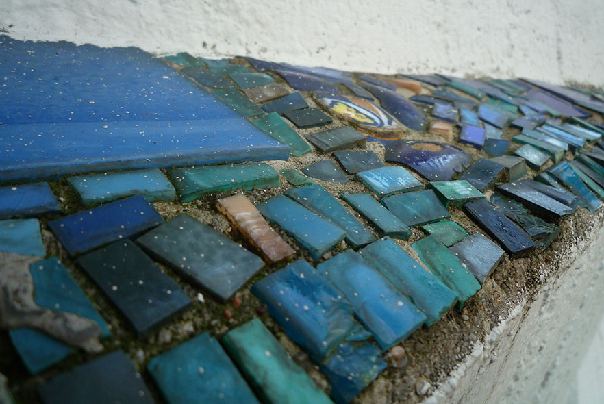 Bild: Beton-Mosaik-Relief (Ernst-Reuter-Schule)