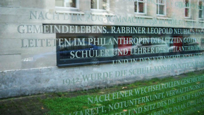 Bild: Gedenktafel für das Philanthropin in der Lichtigfeld-Schule