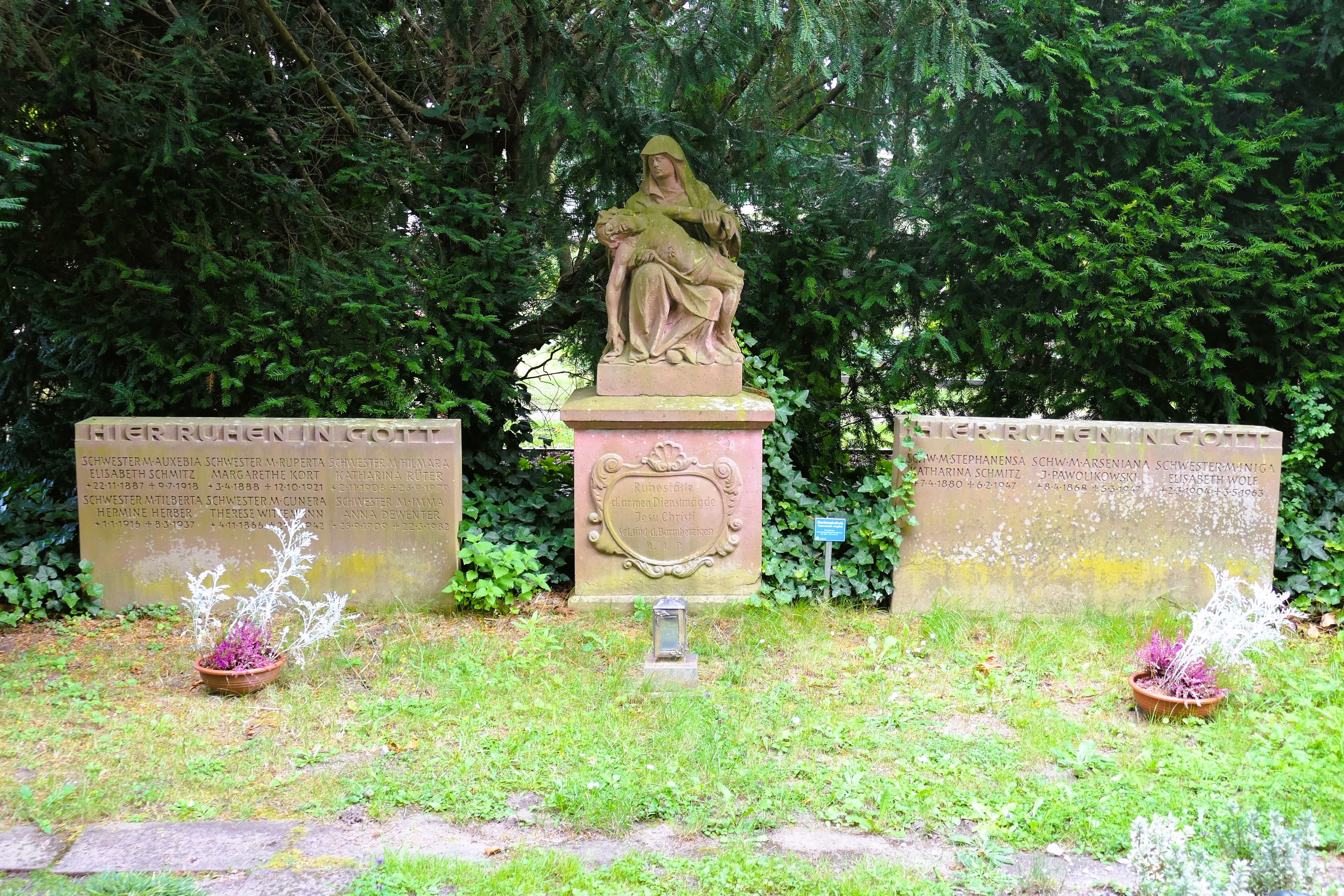 Bild: Grabstätte der Armen Dienstmägde Jesu Christi