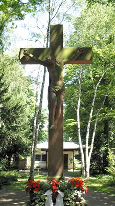 Bild: Kreuz Schwanheim (Alter Friedhof)