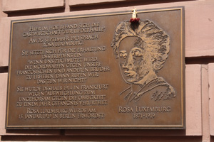 Bild: Rosa Luxemburg (Gedenktafel)